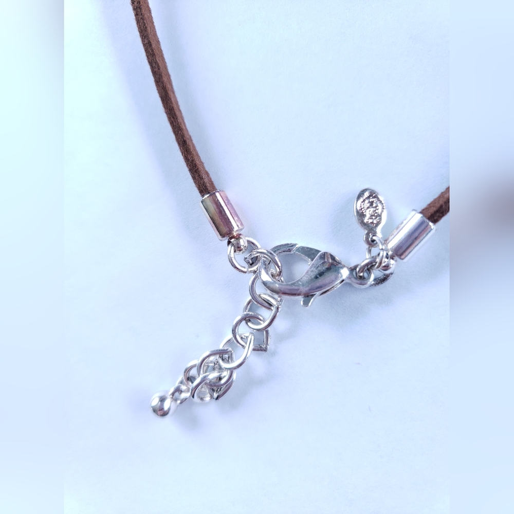 Silver and suede pendant necklace - Picture 4 of 6